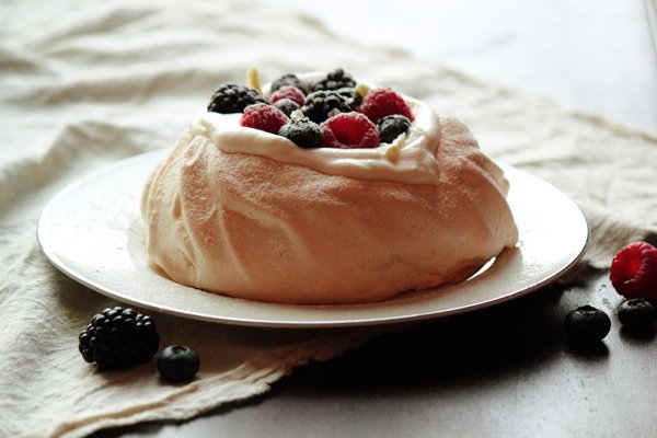 5 интересных фактов о десерте "Павлова" - новозеландском торте-безе с русским именем