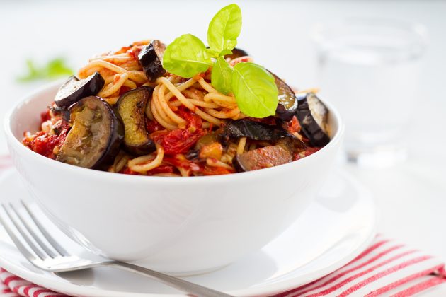 Блюда из баклажанов: заправка для спагетти 