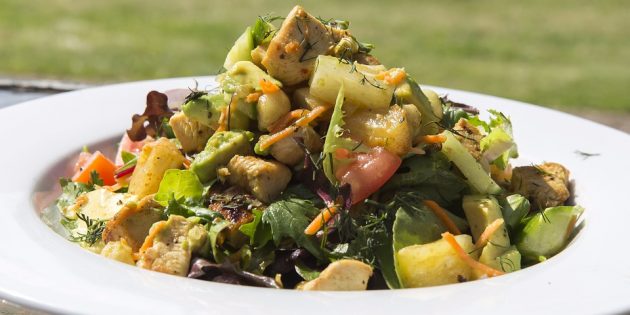 диетические салаты: салат с индейкой и сельдереем