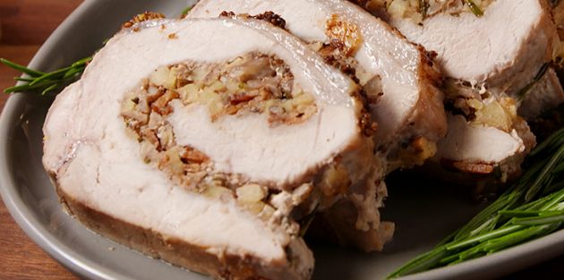 Рецепты со свининой: Свинина, фаршированная беконом, яблоками и орехами