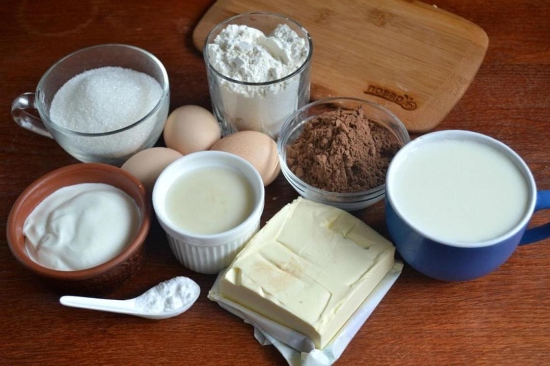 Крем молоко сахар мука масло. Ингредиенты для торта. Ингредиенты для приготовления торта. Ингредиенты для крема. Ингредиенты для выпечки тортов.