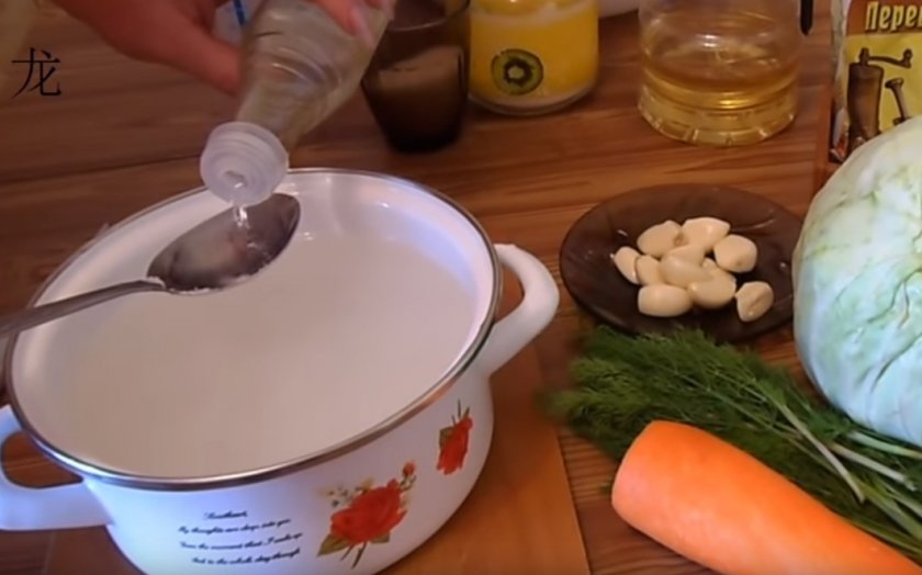 Острая капуста быстрого приготовления крупными кусками