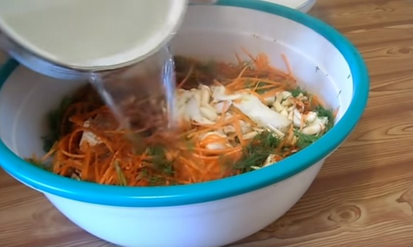 Острая капуста быстрого приготовления крупными кусками