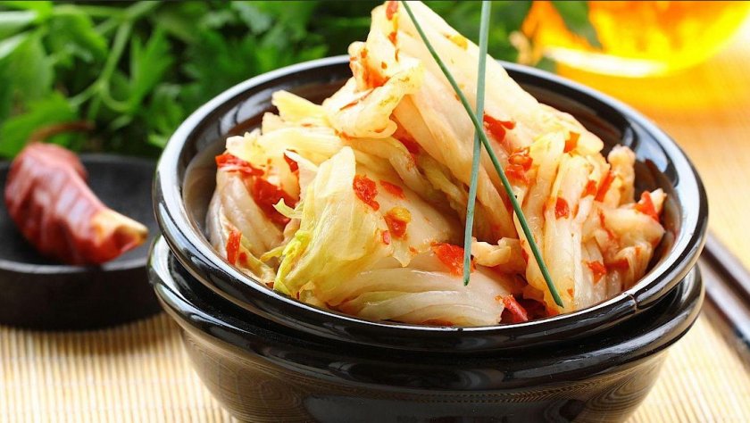 Острая капуста быстрого приготовления крупными кусками