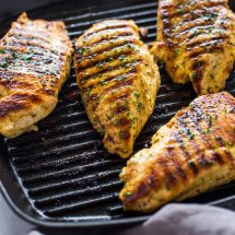 How to Grill Chicken on Stove-Top (Easy Grill Pan Method) 