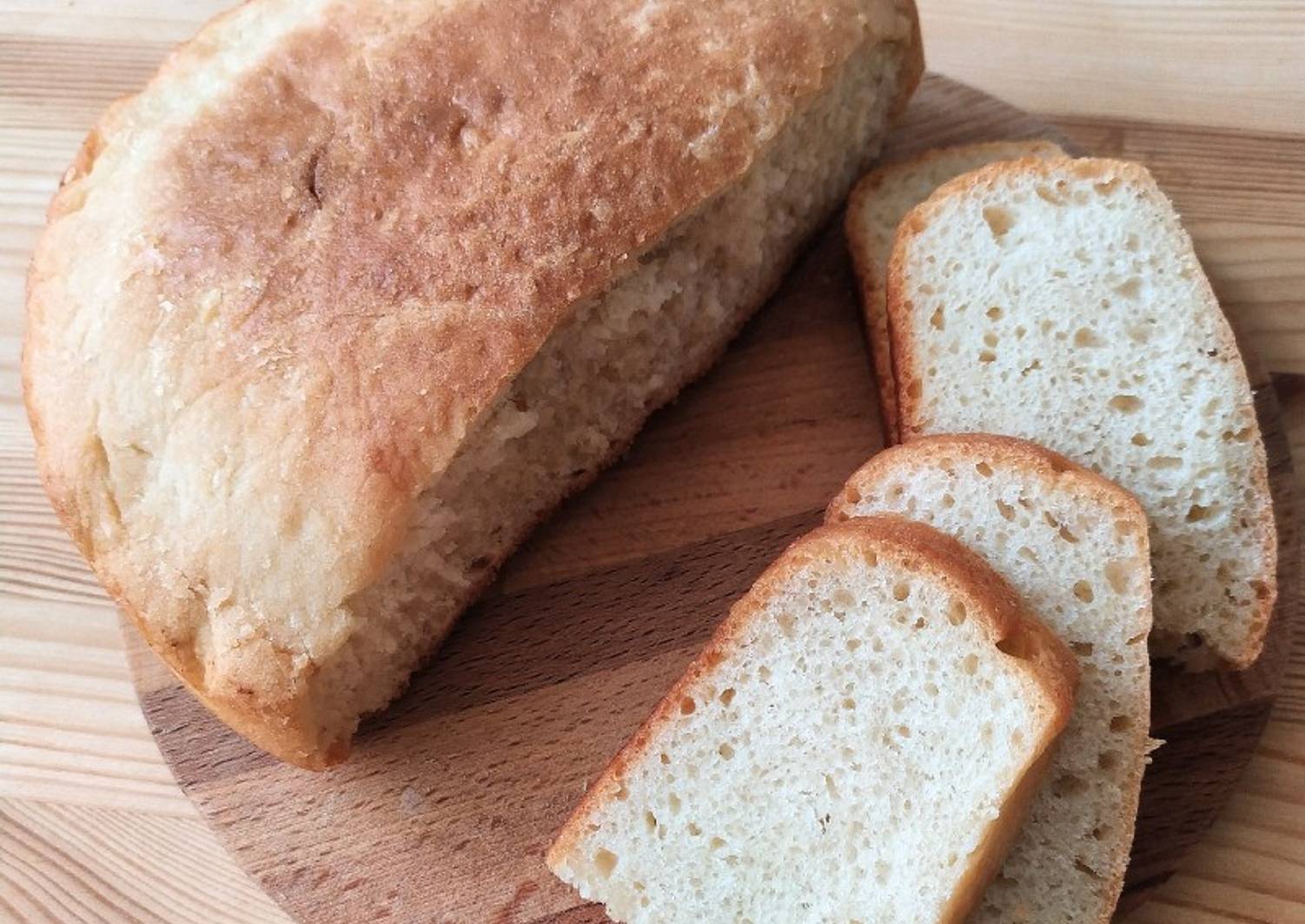 Белый хлеб на дрожжах рецепт. Белый хлеб в духовке. Деревенский белый хлеб. Домашний хлеб в духовке. Домашний белый хлеб.