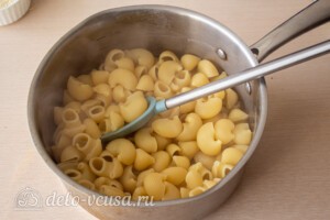 Ленивая лазанья из макарон и курицы: фото к шагу 11.