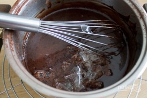 Шоколадный муссовый торт с зеркальной глазурью - фото шаг 11