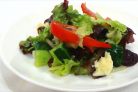 Легкий салат с универсальной заправкой