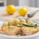 This oven baked salmon with cream cheese and oat bran crust is one super simple, delicious and protein packed meal you’re just going to love.