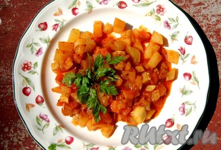 Выключить огонь. Вкуснейшая картошка с овощами готова. Можно подавать на стол.