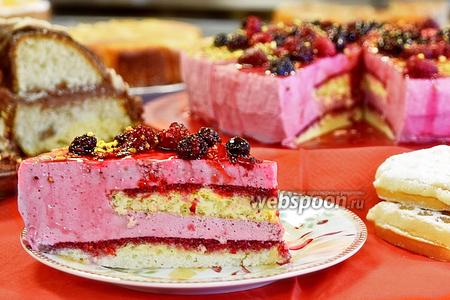Фото рецепта Йогуртовый торт с ягодами