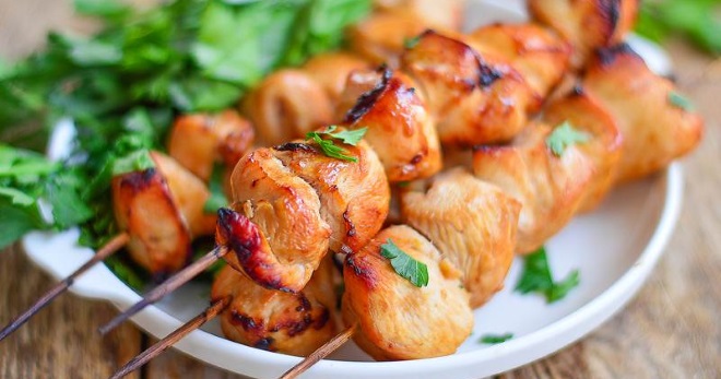 Шашлык из курицы на шпажках в духовке - 8 оригинальных рецептов вкуснейшего блюда