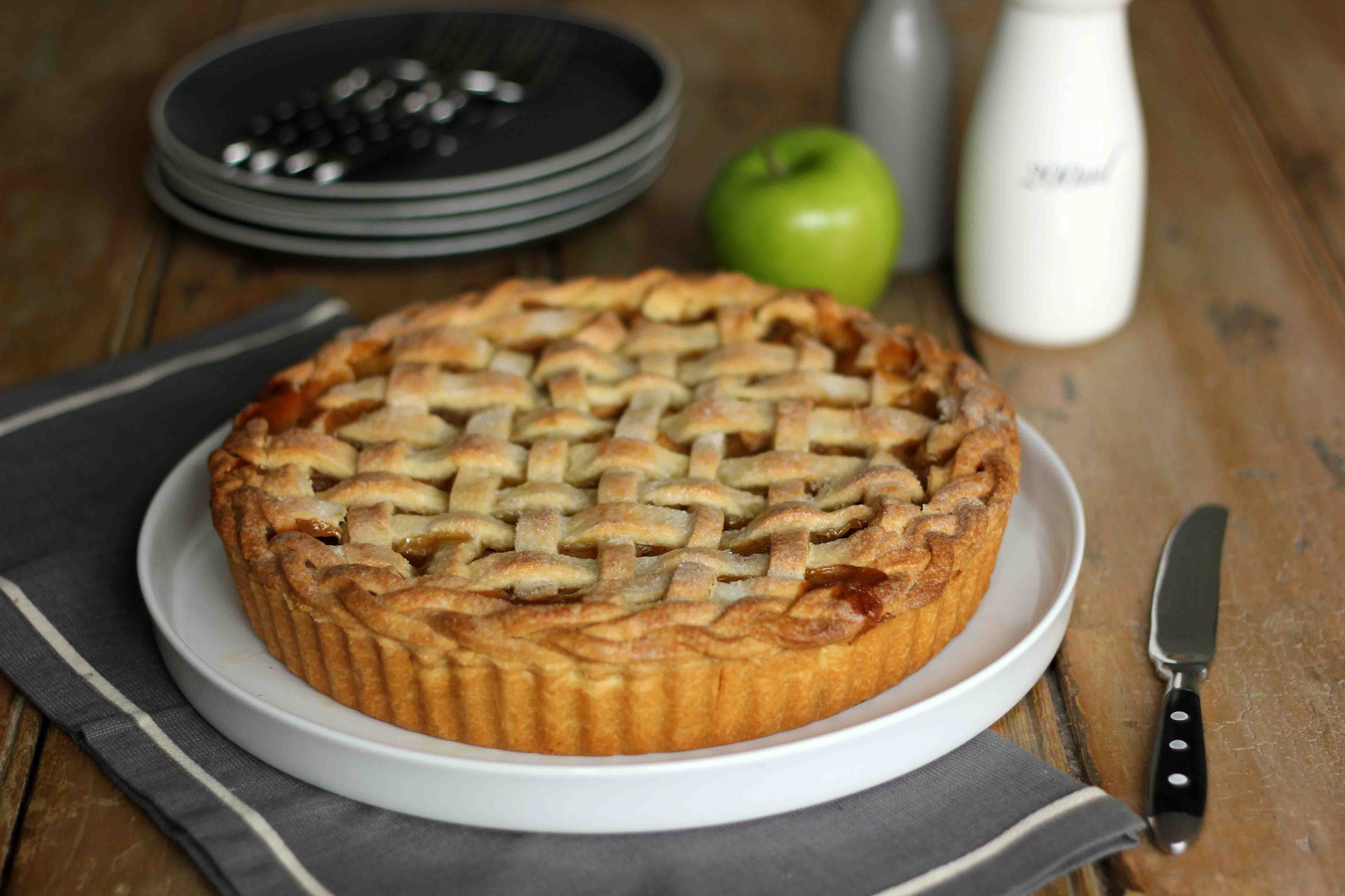 Пай на английском. Шарлотка американский пирог. Apple pie (яблочный пирог). Американский пирог яблочный пирог. Яблочный Грэхем.