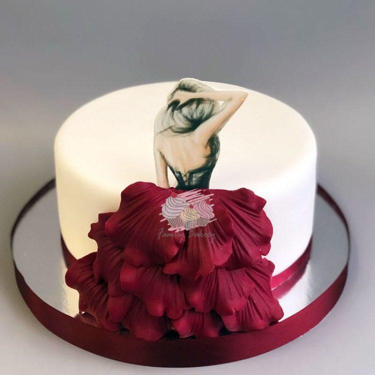 Оригинальный дизайн торта для девушки