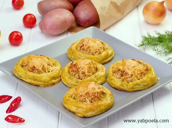 Картофельные гнезда с мясом и сыром