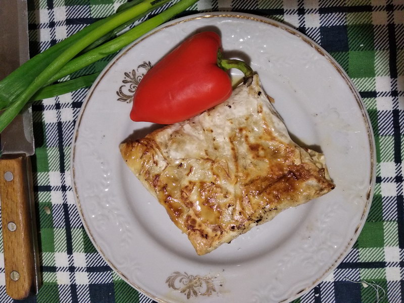 Ёка - армянский аналог наших "горячих" бутербродов