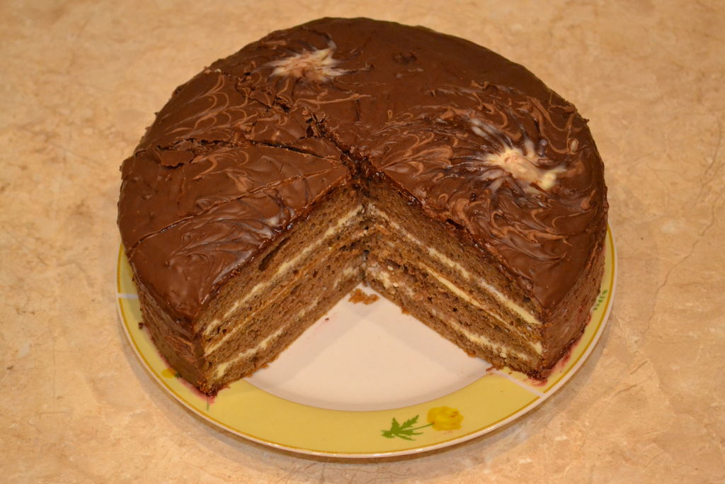 Как испечь торт в домашних условиях. Торт домашний с потрясающим вкусом. Приготовление торта в домашних условиях. Испечь торт в домашних. Сделать тортик в домашних условиях.